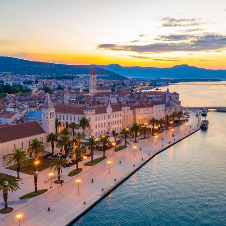 Island Resort Mihaela - Happy Rentals Trogir Luaran gambar
