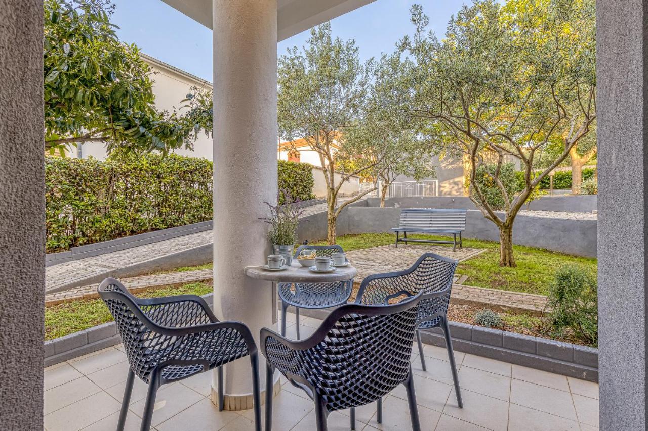 Island Resort Mihaela - Happy Rentals Trogir Luaran gambar