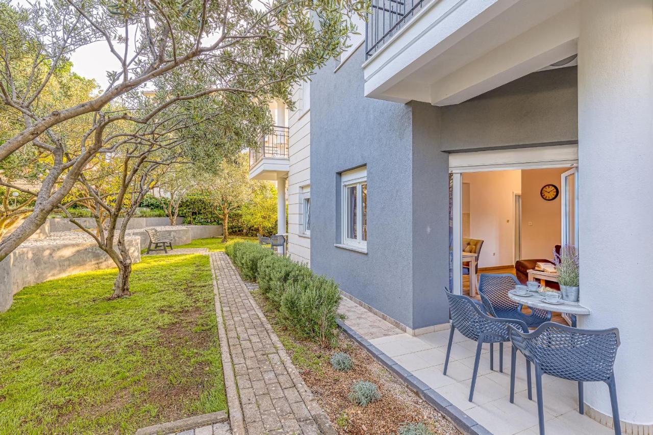 Island Resort Mihaela - Happy Rentals Trogir Luaran gambar
