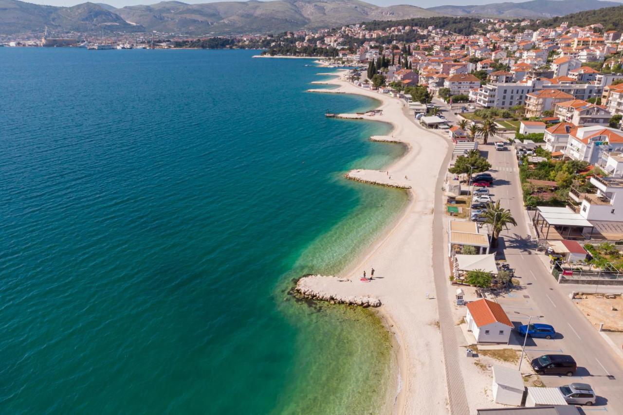 Island Resort Mihaela - Happy Rentals Trogir Luaran gambar