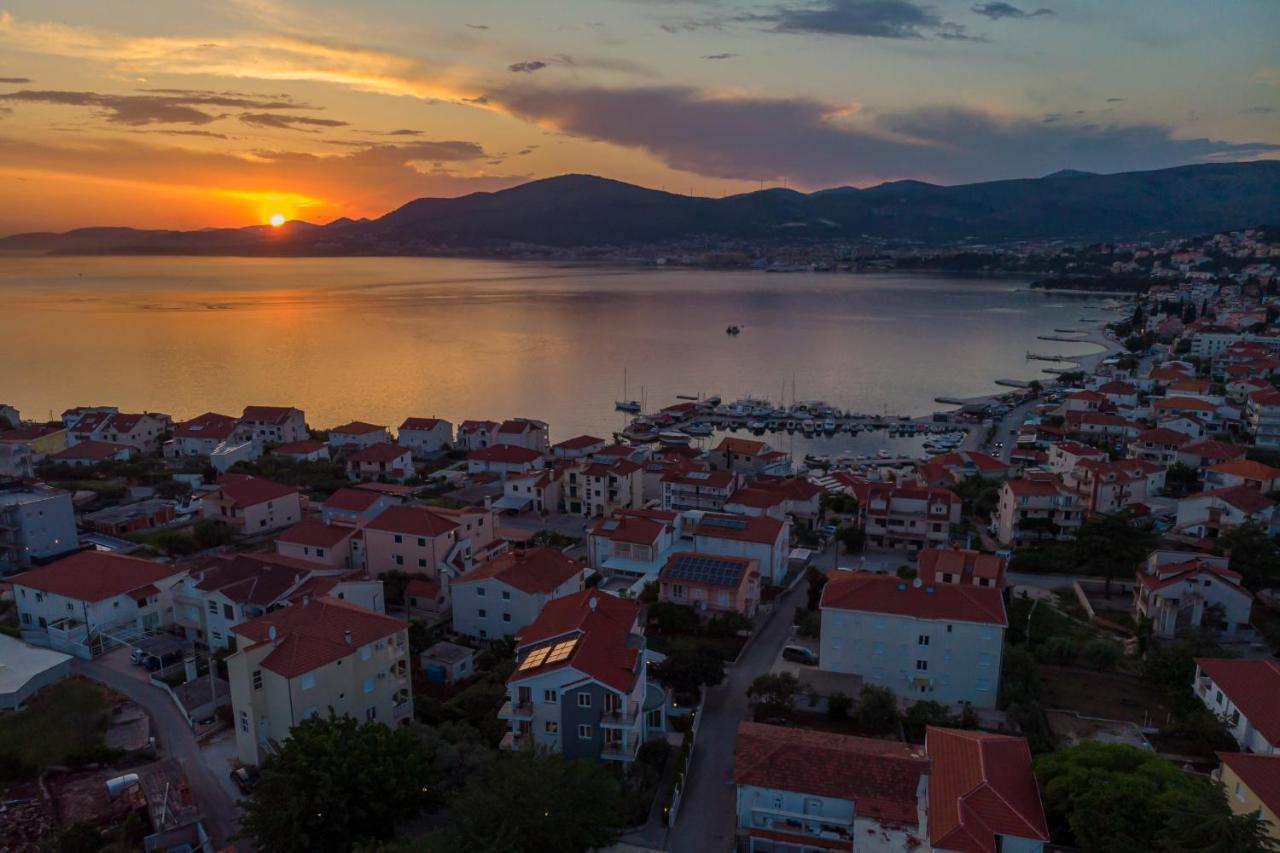 Island Resort Mihaela - Happy Rentals Trogir Luaran gambar
