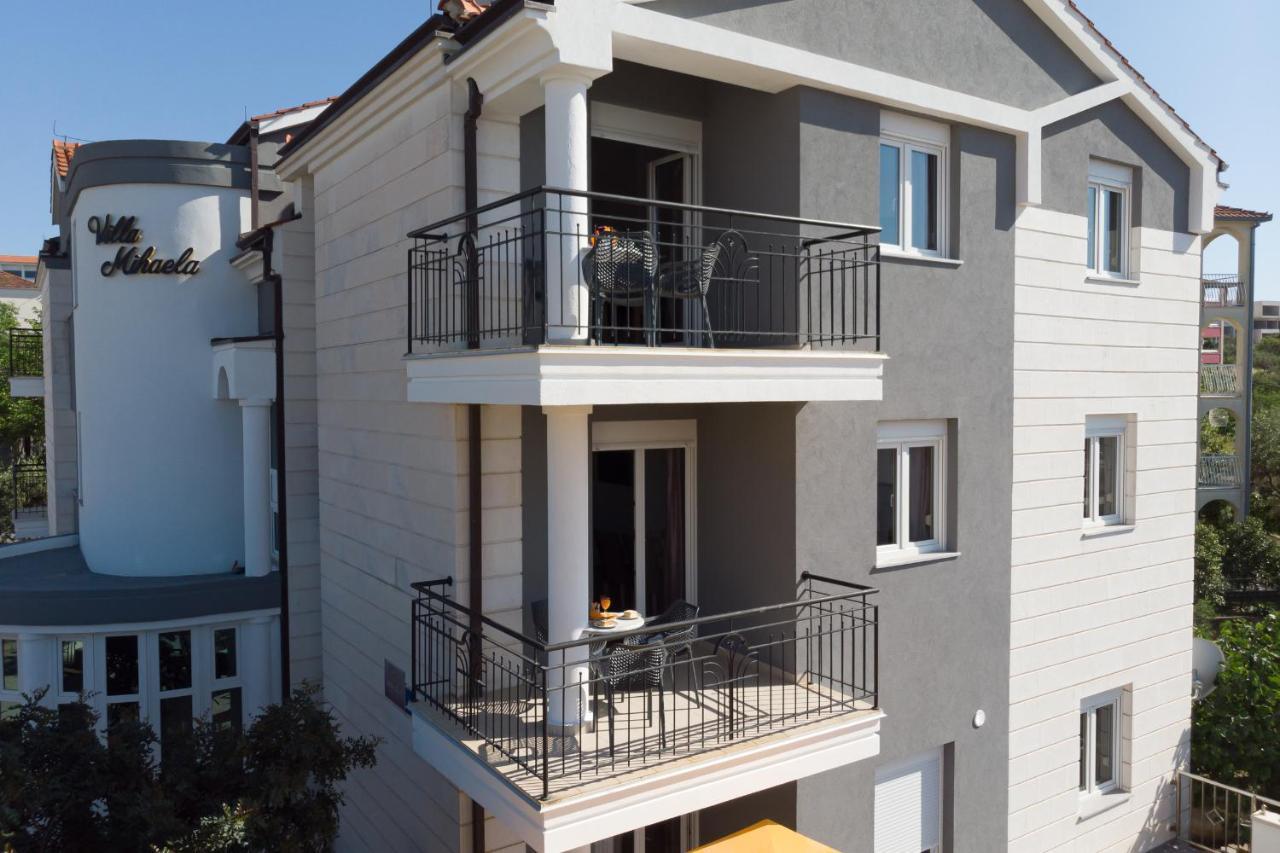 Island Resort Mihaela - Happy Rentals Trogir Luaran gambar