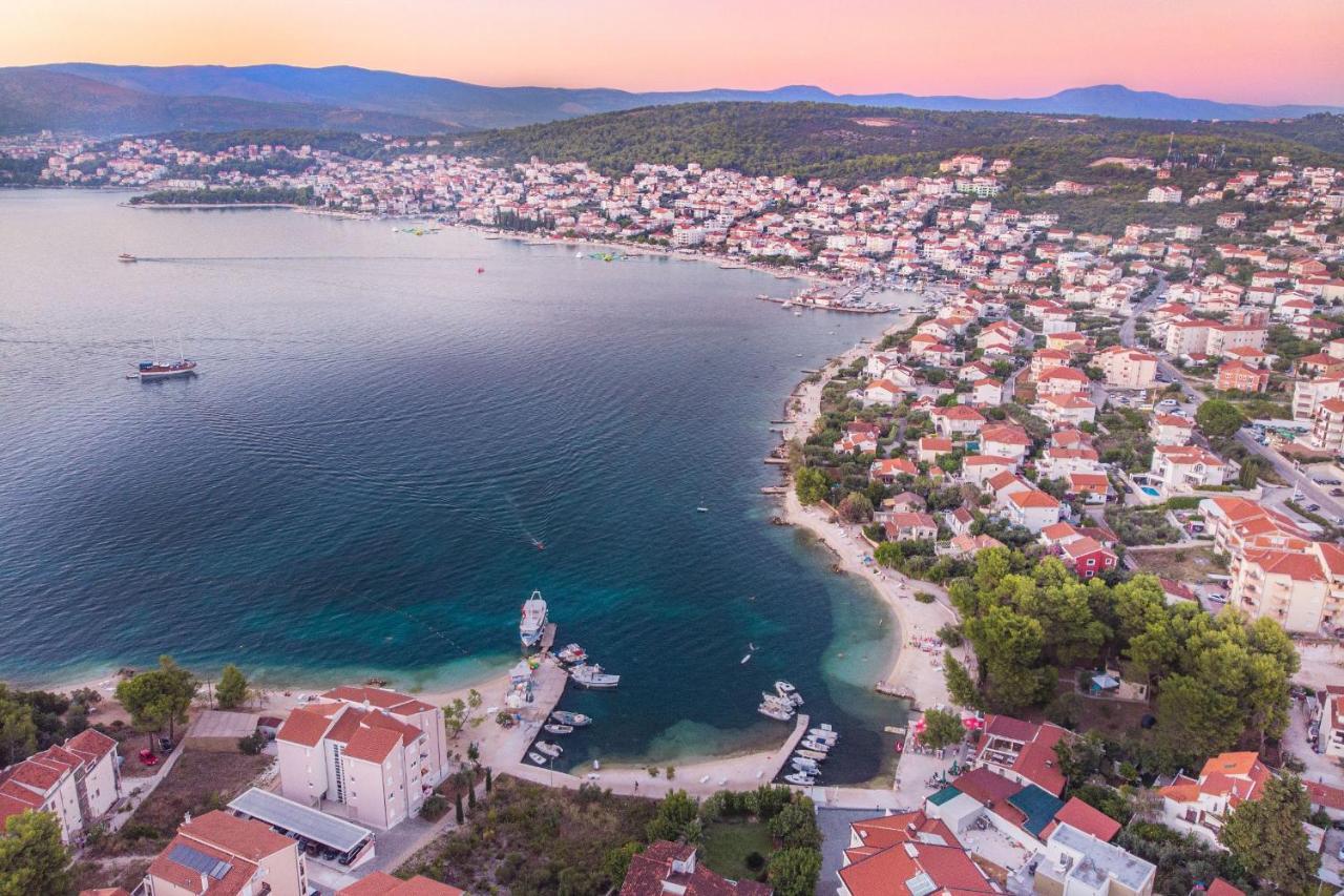 Island Resort Mihaela - Happy Rentals Trogir Luaran gambar