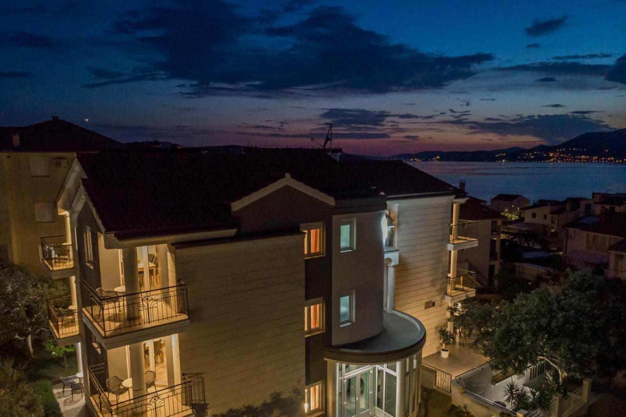 Island Resort Mihaela - Happy Rentals Trogir Luaran gambar