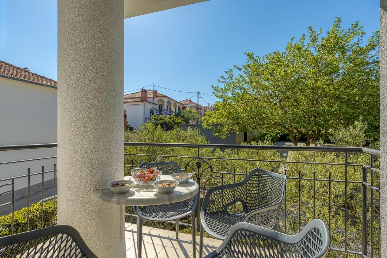 Island Resort Mihaela - Happy Rentals Trogir Luaran gambar