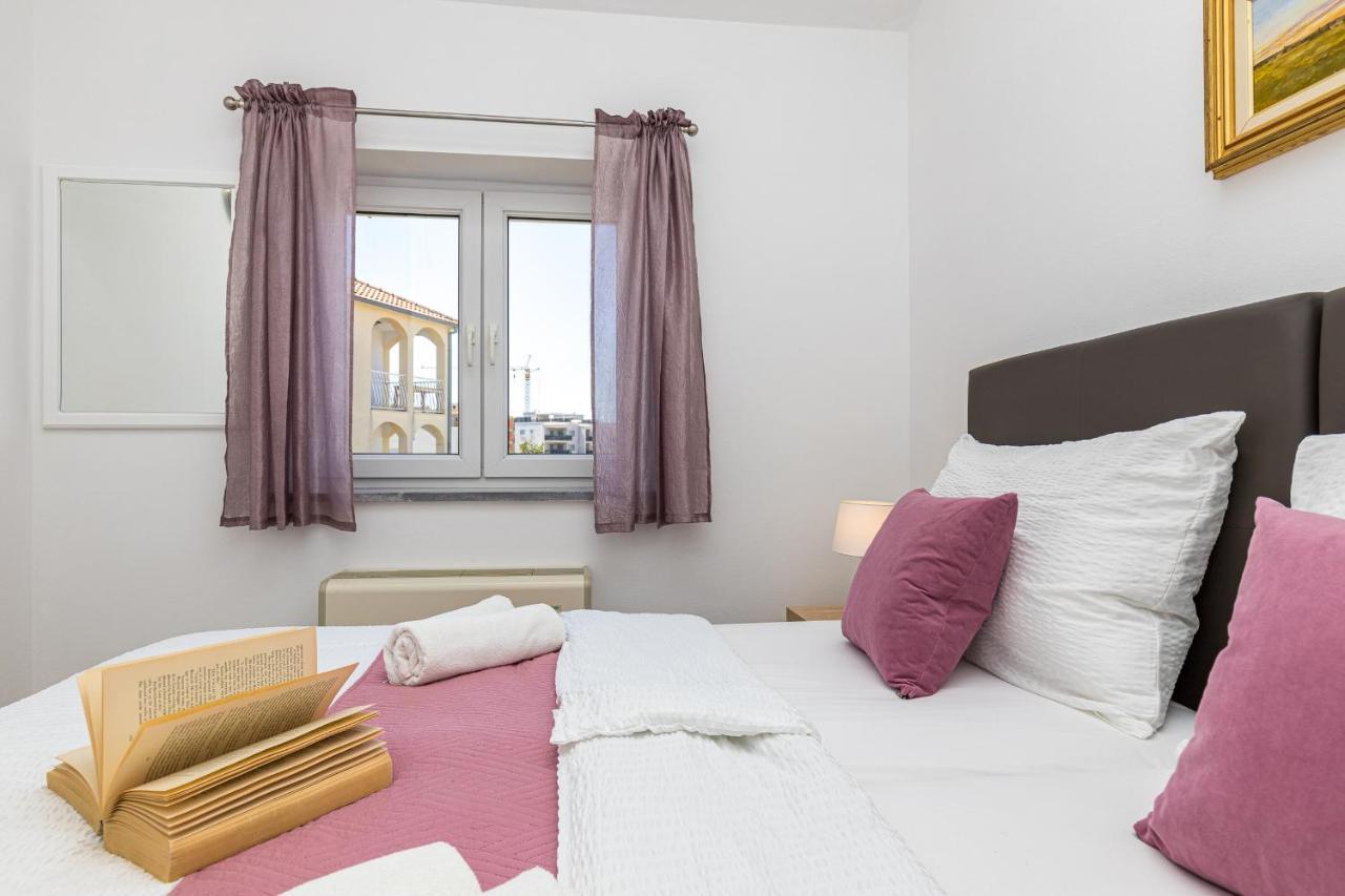 Island Resort Mihaela - Happy Rentals Trogir Luaran gambar