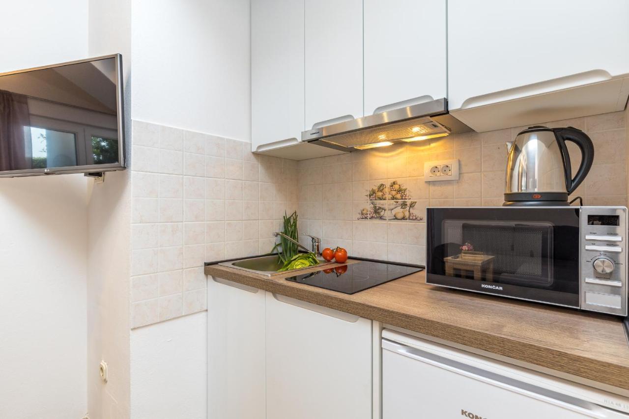 Island Resort Mihaela - Happy Rentals Trogir Luaran gambar