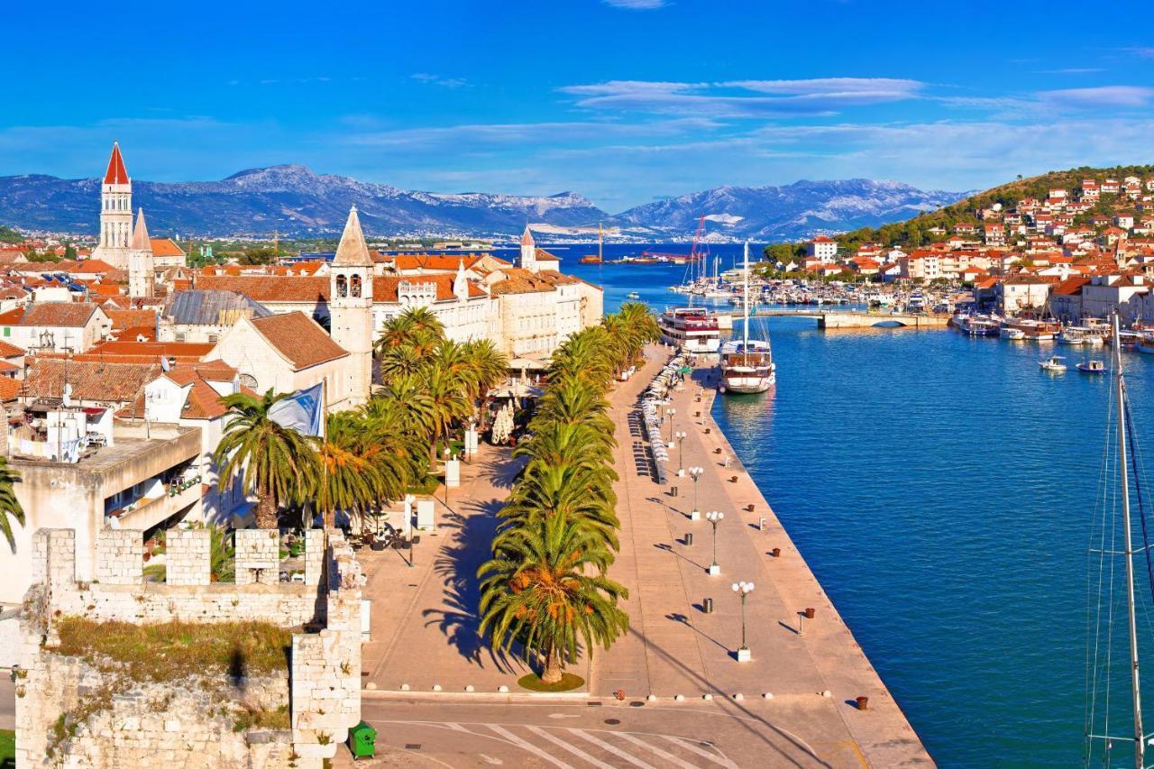 Island Resort Mihaela - Happy Rentals Trogir Luaran gambar