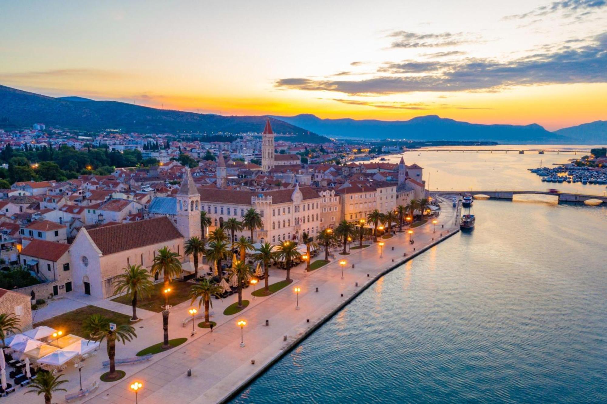 Island Resort Mihaela - Happy Rentals Trogir Luaran gambar